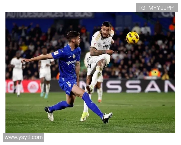 足球明星抢镜瞬间精彩集锦图片分享与解析