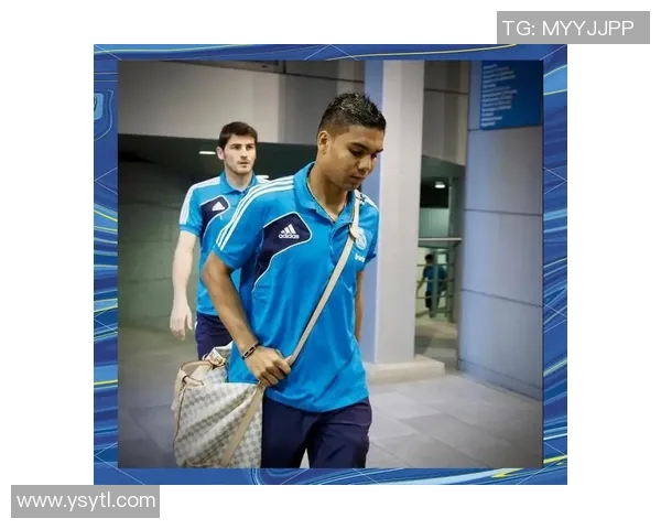 卡塞米罗：从巴西足球新星到欧洲顶级中场的辉煌历程与成就解析